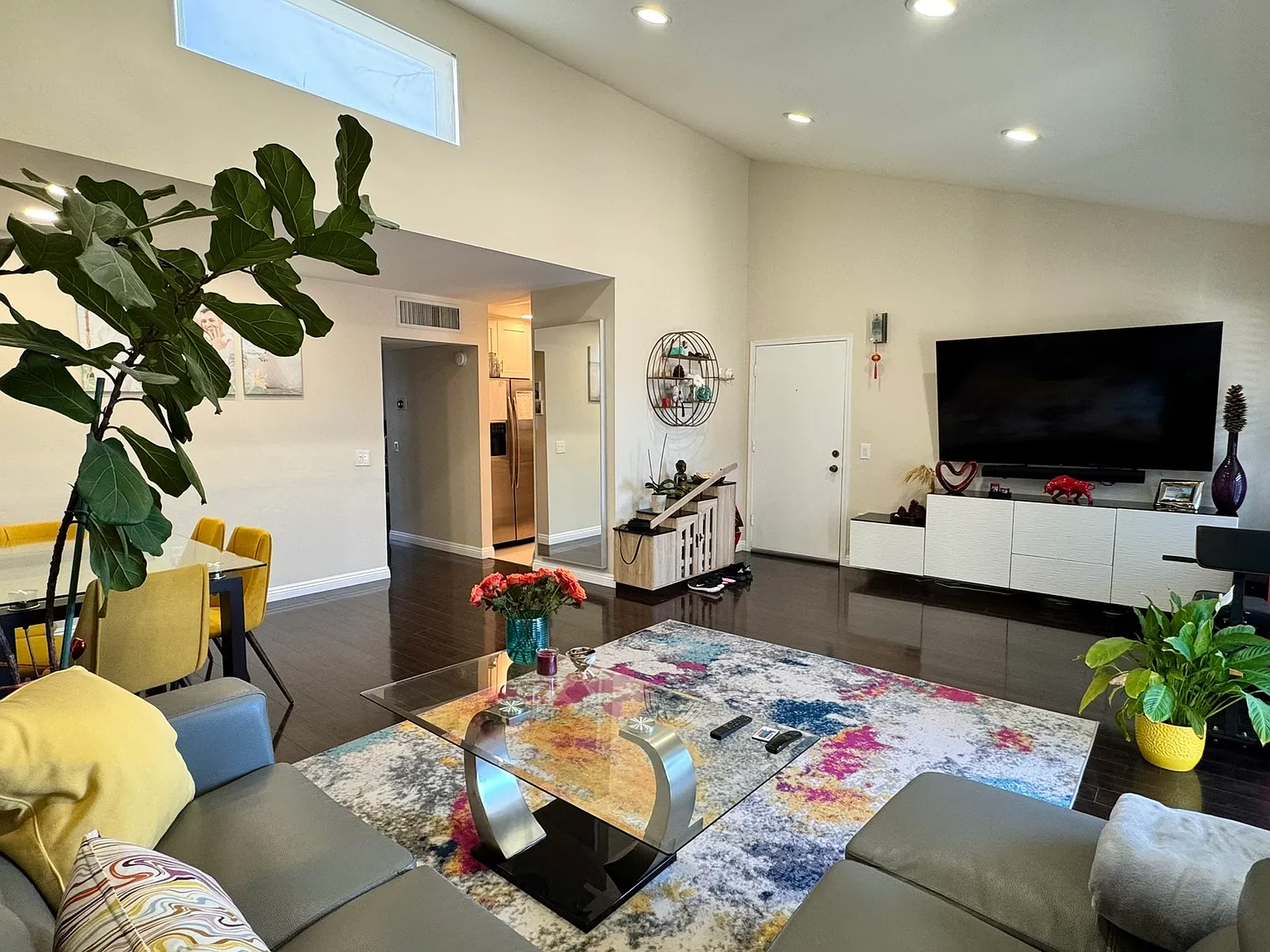 2 bed, 870 sqft, $2,800 — Photo 2
