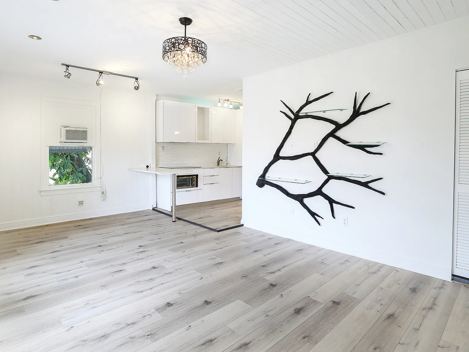 1 bed, 750 sqft, $1,900 — Photo 3