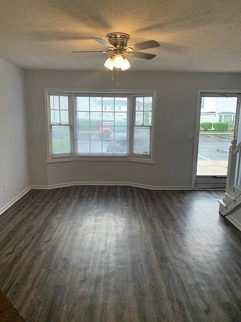 Building Photo - 344 Haven Dr #W4