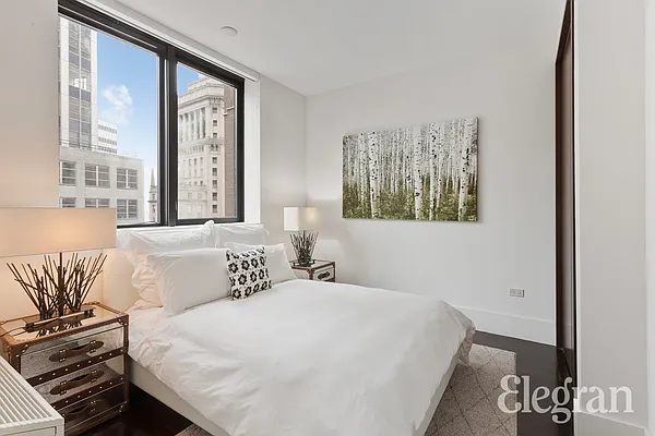 Sold by (Legacy) Elegran | media 7
