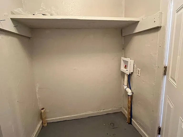 313 W Peach St — Photo 18