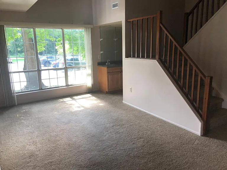 23 Cloister Ct #23 — Photo 6