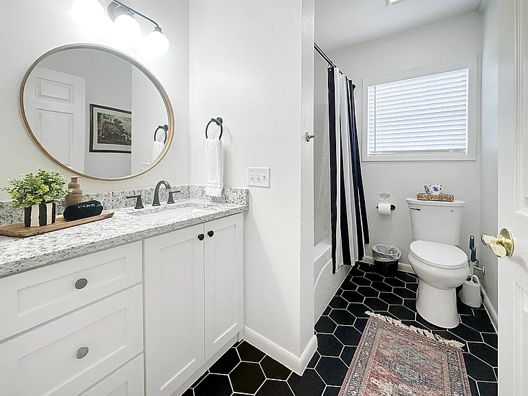 402 Wallace Dean Rd — Photo 10