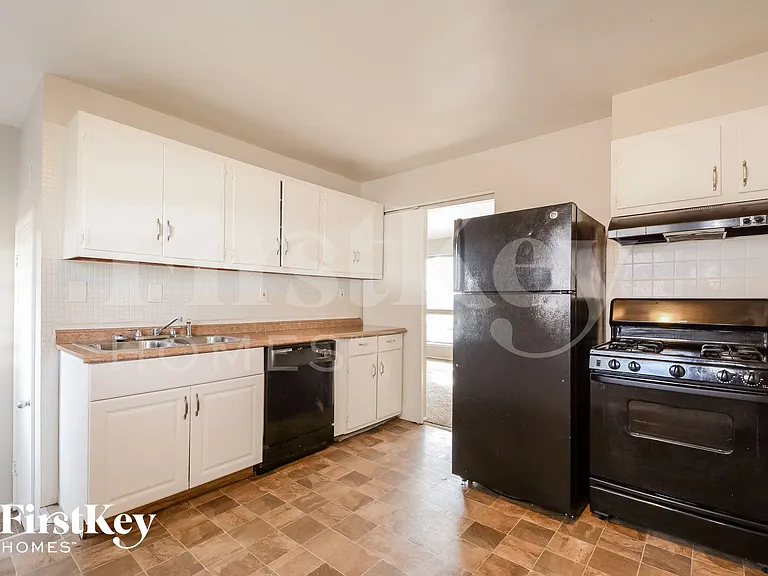623 Holiday Ave — Photo 7