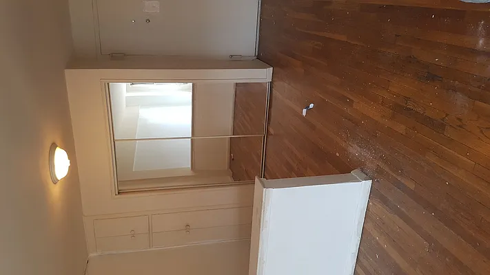 Rented by Smart NY Realty LLC | media 31