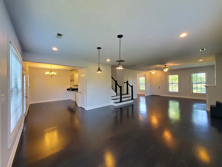 3260 Beacon St — Photo 8