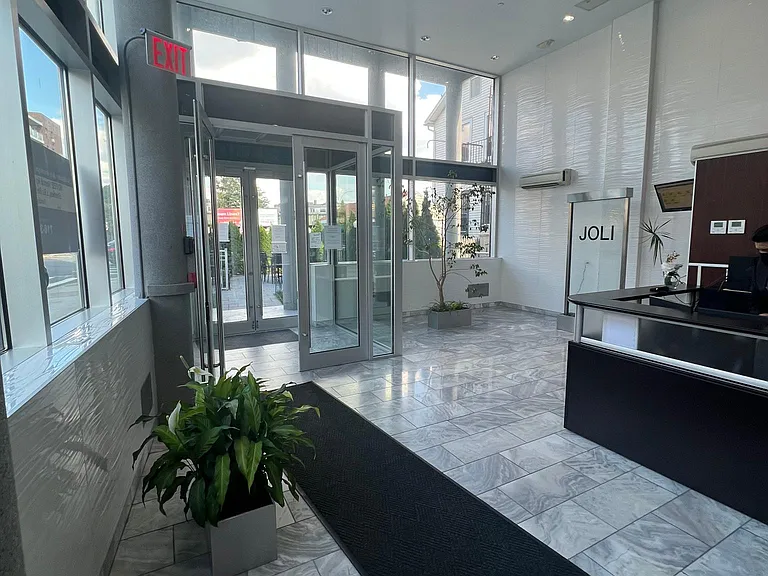 3440 Guider Ave #4 — Photo 5