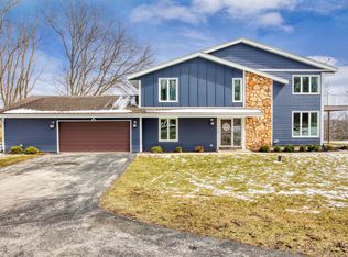 W210S6956 Stonecrest Rd, Muskego, WI 53150