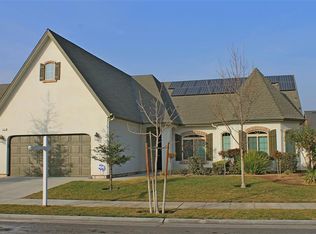513 W Vermont Ave, Clovis, CA