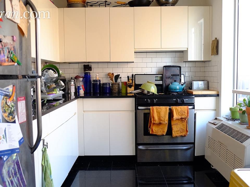 2nd image of 426 Lafayette Ave APT 7D