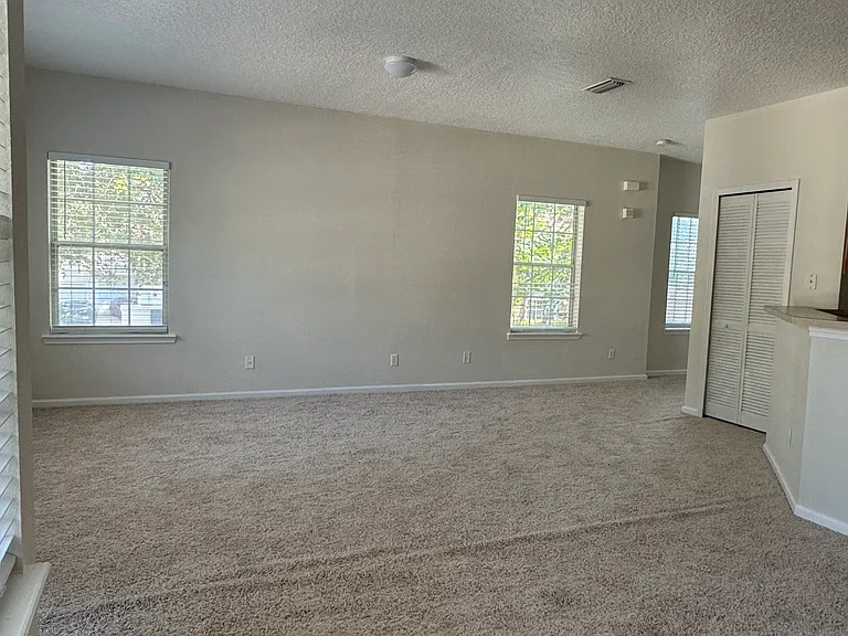 12423 Forest Lake Cir N #3 — Photo 24