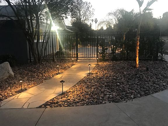 Entry to Side Yard