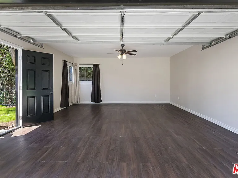 2519 S Bentley Ave — Photo 31