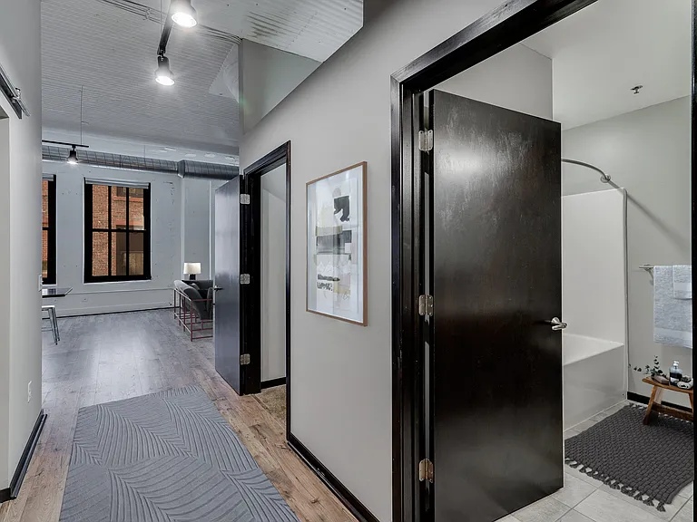 Irvine - 1 Bed / 1 Bath - 1,030 Sq.Ft.