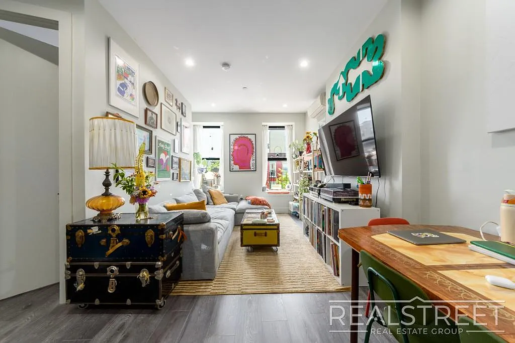 697 De Kalb Avenue — Photo 1
