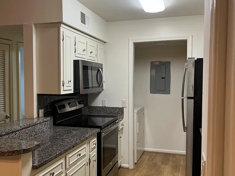2905 Burch Ave #12 — Photo 15