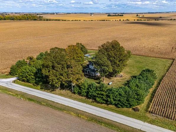 40 2200th Ave, Latham, IL 62543