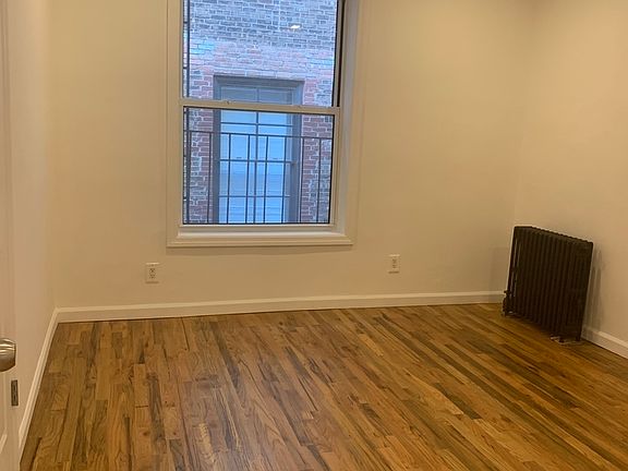 3rd image of 18 N Moore St #5R1