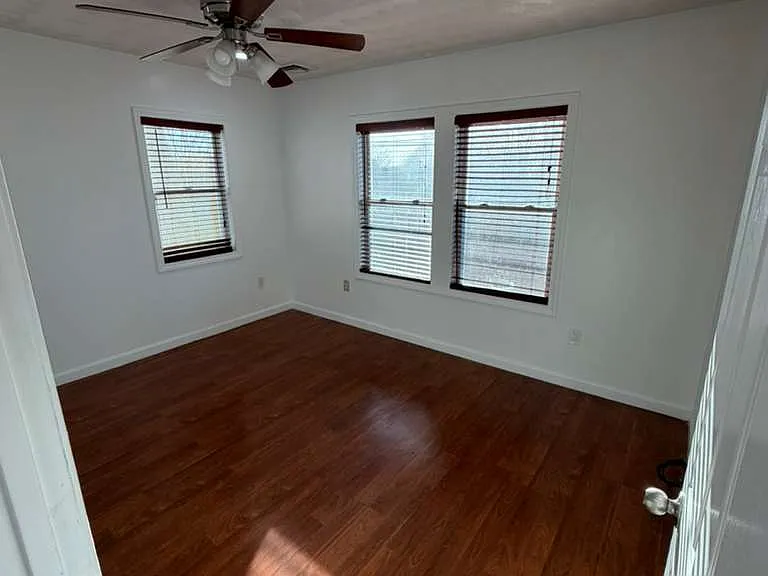 130-132 W Selden St #3 — Photo 16