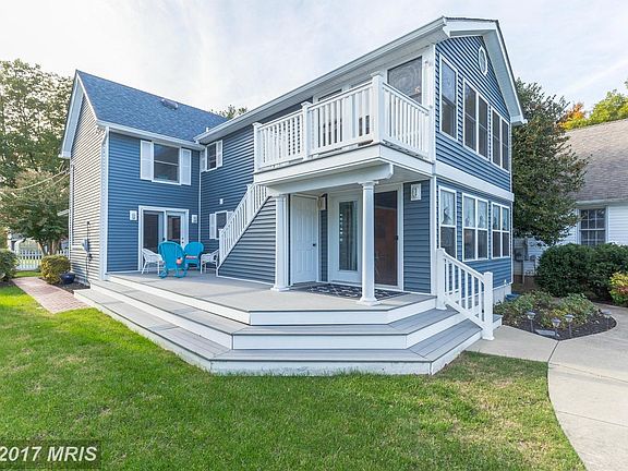 Spacious Decking