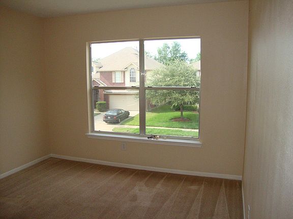 2nd image of 1739 Oxford Green Ct