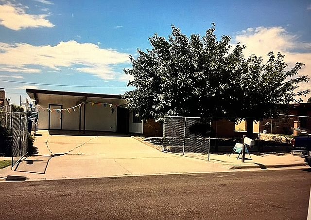 1st image of 4916 Blossom Ave