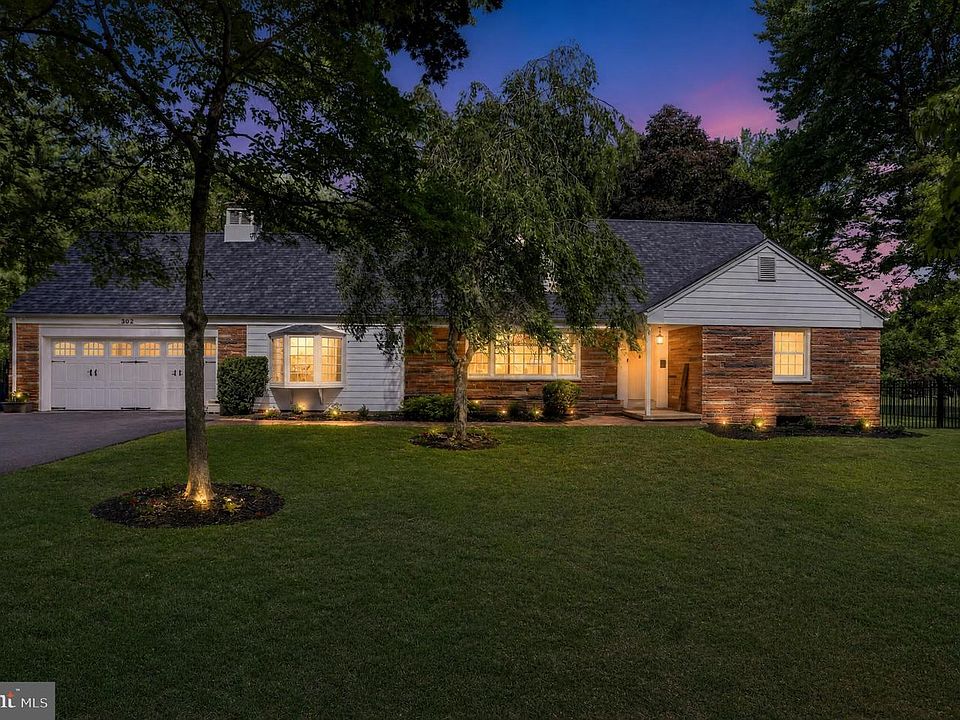 1st image of 302 Bridgeboro Rd