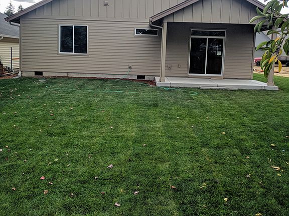 2nd image of 15311 NE 76th Cir