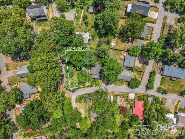 99999 Peace St #18A, Asheville, NC 28806