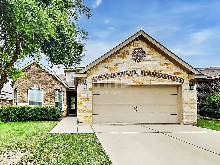 12712 Shoreline Dr — Photo 1