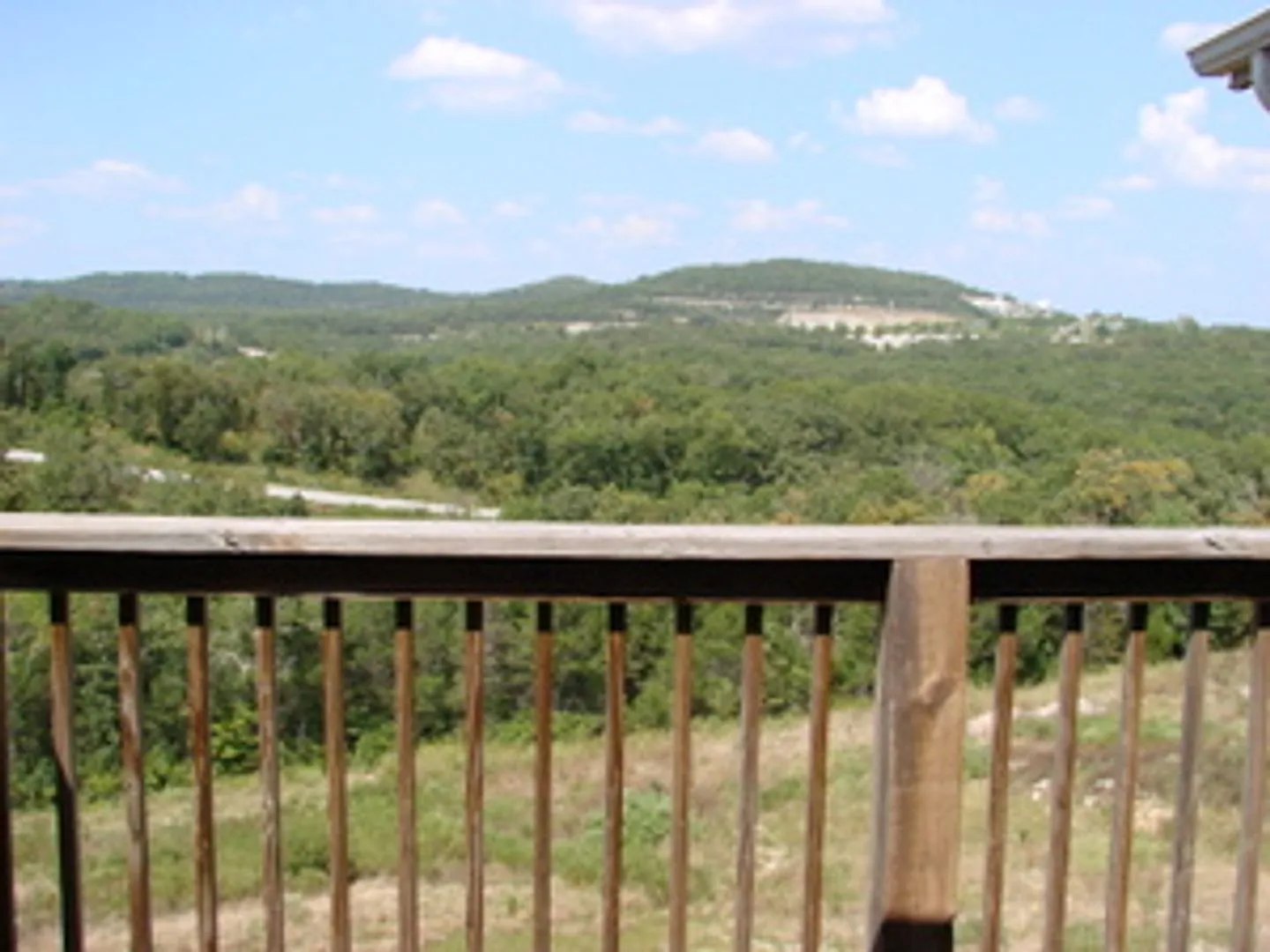 Coming SOON - Newly Renovated 3 Bedroom 2 Bath Apartment for Rent in Branson, MO — Photo 3