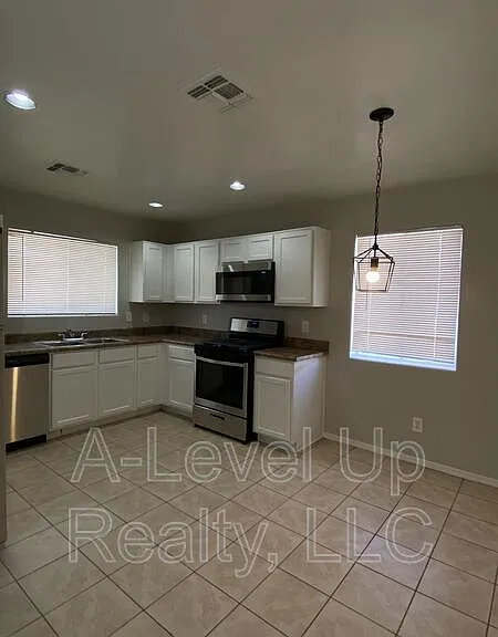 913 E 34th St #1 — Photo 8