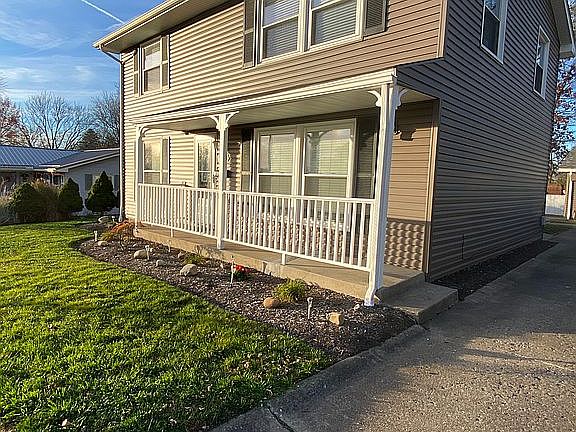 2nd image of 2381 Richmond Rd