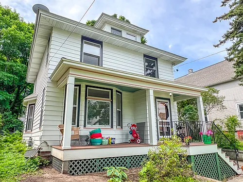 118 E Park St Photo 1