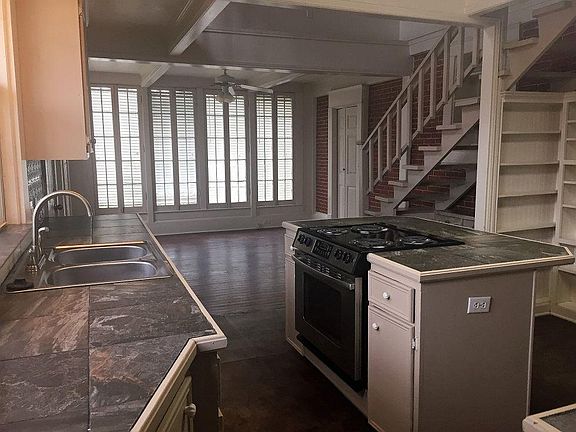 3rd image of 2714 Olive St