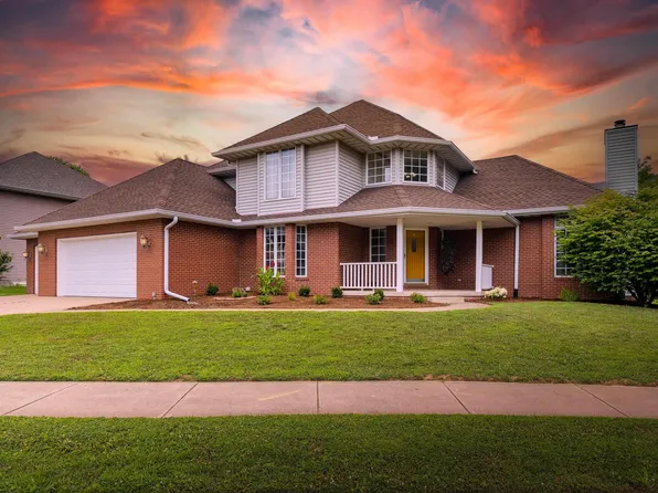 1107 W Cayman Cv, Peoria, IL 61615