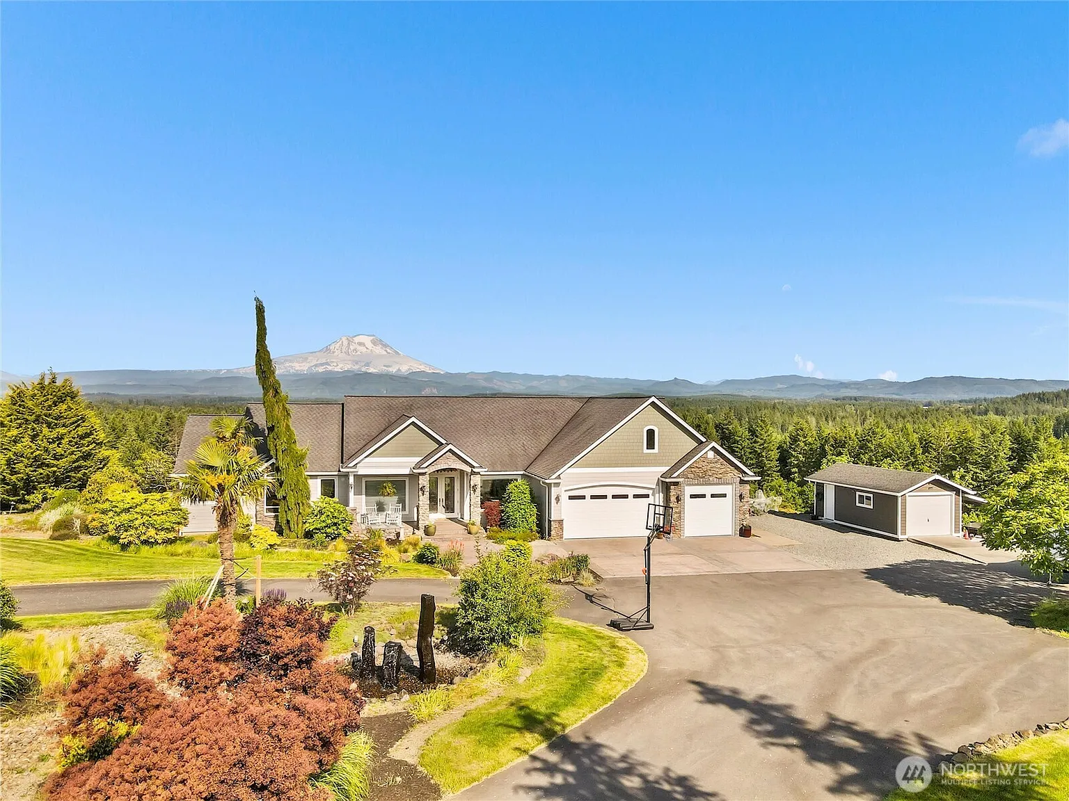 2510 Cascade Drive E photo 1
