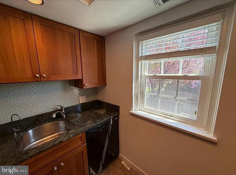 3501 S Stafford St #B2 — Photo 18