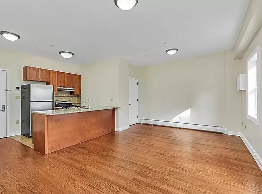 Rented by SERHANT. | media 1