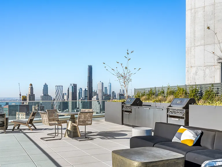 545 Vanderbilt Ave #21D — Photo 30