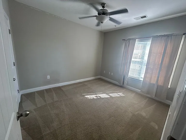300 Gateway Dr — Photo 56