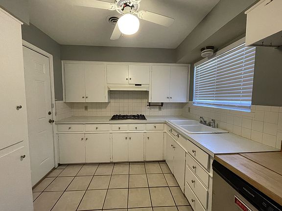 3rd image of 1905 Cheryl Ln
