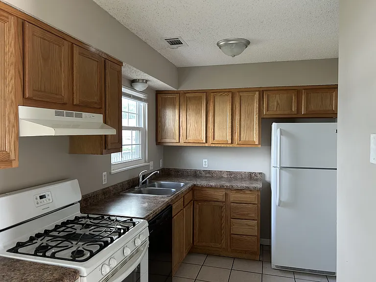 3212 Silvercreek Ave #B — Photo 7