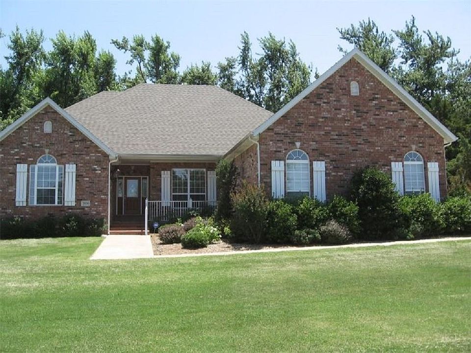 1st image of 2930 S College Dr