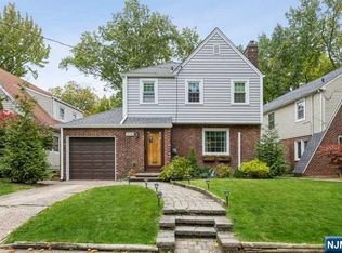 1125 W Laurelton Pkwy, Teaneck, NJ 07666