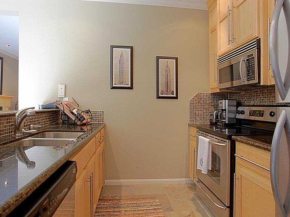 4th image of 734 Country Place Dr