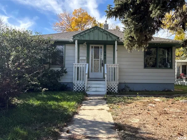 660 3rd Avenue NE, Swift Current, SK S9H 2H5