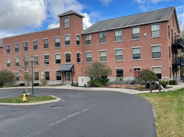 28 Maple St Unit 1, Marcellus, NY 13108