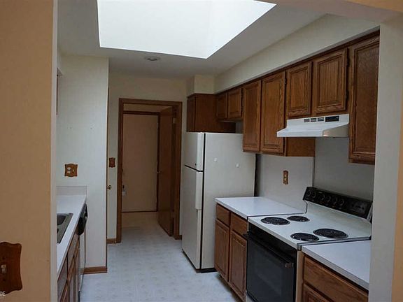 2nd image of 49314 Sheridan Ct