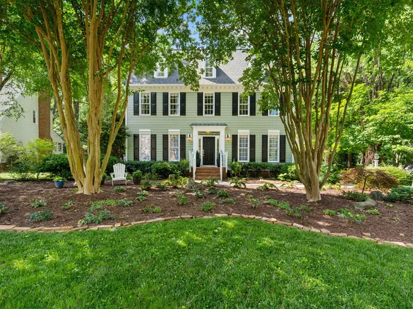 107 Meadowglades Ln, Cary, NC 27518